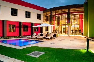 фото отеля Peermont Metcourt at Umfolozi