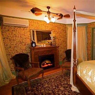 фото отеля Pine Bush House Bed & Breakfast