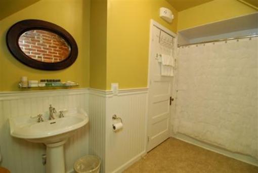 фото отеля Pine Bush House Bed & Breakfast