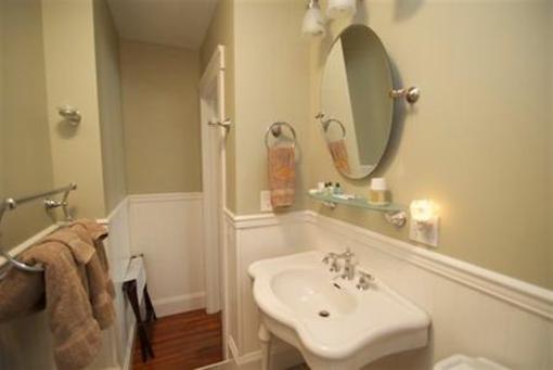 фото отеля Pine Bush House Bed & Breakfast