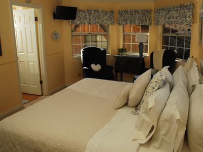 фото отеля Kern River Inn Bed & Breakfast