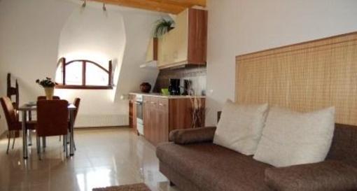 фото отеля Belvaros Apartmanhaz Sopron