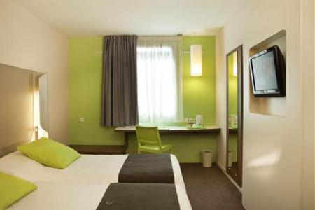 фото отеля Campanile Roissy Le Mesnil Amelot