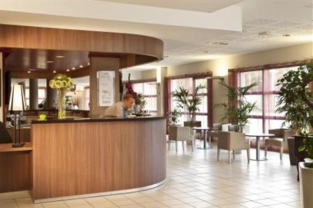 фото отеля Campanile Roissy Le Mesnil Amelot