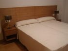 фото отеля Hostal Los Villares Villares de la Reina