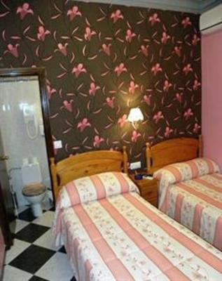 фото отеля Hostal Sevillana II