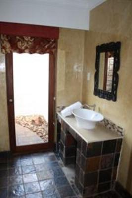 фото отеля Eagles Nest Estate Guest House