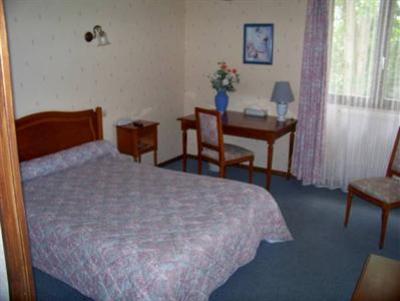 фото отеля Hotel Le Cygne Conches-en-Ouches