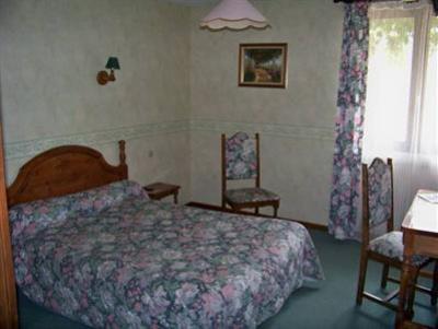 фото отеля Hotel Le Cygne Conches-en-Ouches