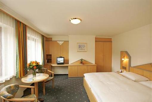 фото отеля Hotel Zwolfer
