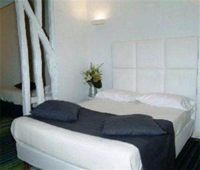 фото отеля Hotel Lecourbe