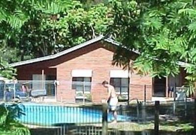 фото отеля Glass House Mountains Holiday Village Accommodation Caloundra