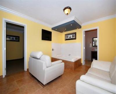 фото отеля Solaire inn & Suites