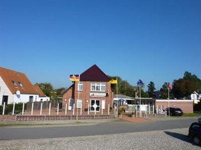 фото отеля Fahrhaus Fehmarnsund Gastehaus Ferienwohnungen