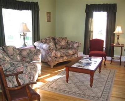 фото отеля Louisbourg Heritage House Bed & Breakfast