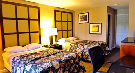 фото отеля Relax Inn Watertown