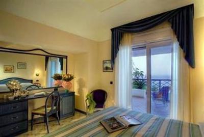 фото отеля Sorriso Thermae & Resort Forio