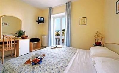 фото отеля Sorriso Thermae & Resort Forio