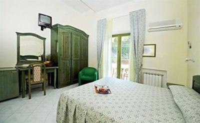 фото отеля Sorriso Thermae & Resort Forio