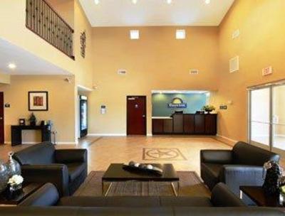 фото отеля Days Inn & Suites Rockdale Texas