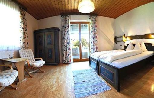 фото отеля Ferienhaus Winkler Tuschnig Pension Weissensee