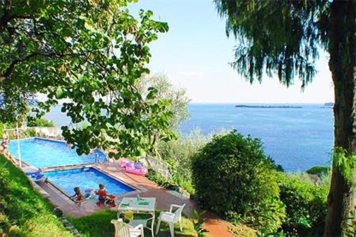 фото отеля Apartments La Villa Fasano Gardone Riviera