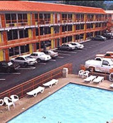 фото отеля Family Inns of America West Pigeon Forge