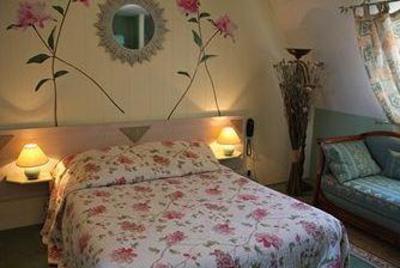 фото отеля Hotel Le Relais Du Pont De Normandie Fiquefleur-Equainville