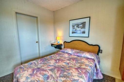 фото отеля Canadas Best Value Inn Port Colborne