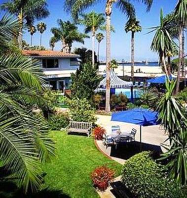 фото отеля West Beach Inn