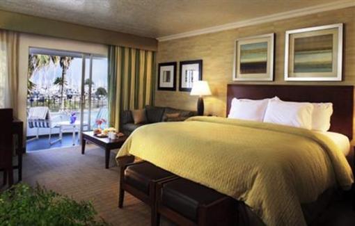 фото отеля West Beach Inn