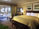 фото отеля West Beach Inn