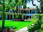 фото отеля West Beach Inn