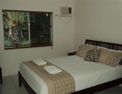 фото отеля The Beach Place Apartments Cairns