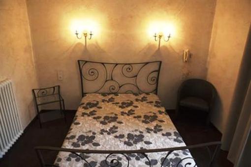 фото отеля Hotel du Cheval Blanc Saint-Remy-de-Provence