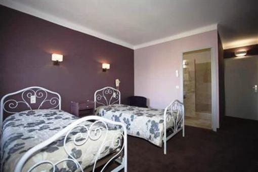 фото отеля Hotel du Cheval Blanc Saint-Remy-de-Provence