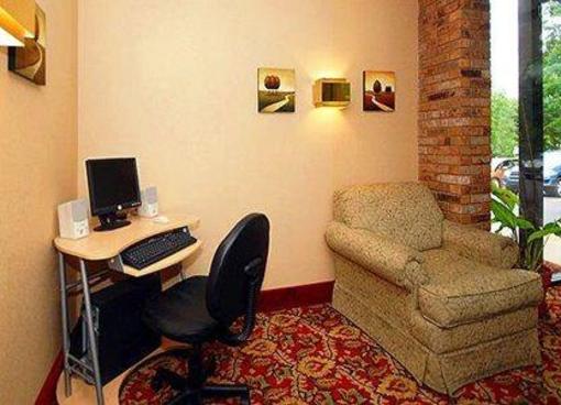 фото отеля Quality Inn Sturbridge