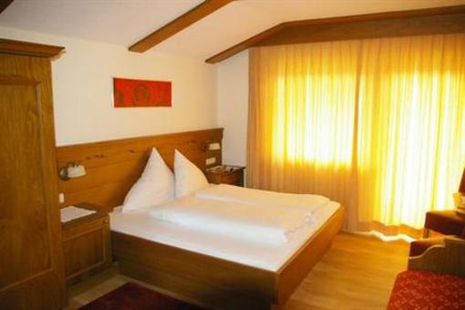 фото отеля Hotel Maximilian Mayrhofen