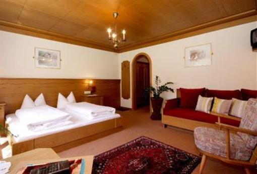 фото отеля Hotel Maximilian Mayrhofen