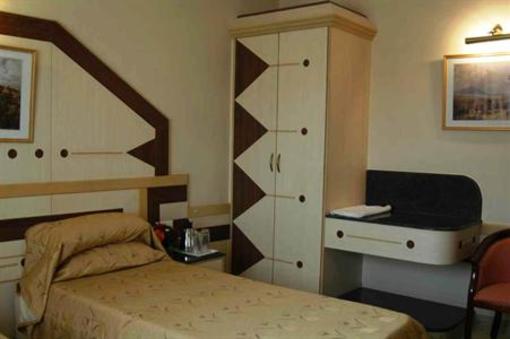 фото отеля Hotel VT Residency