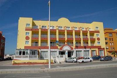фото отеля Hotel Mediterraneo La Linea de la Concepcion