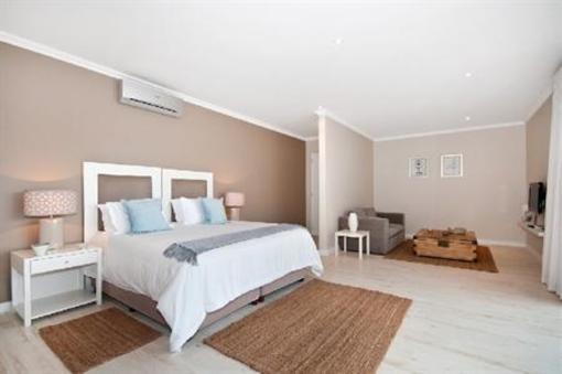 фото отеля The Robberg Beach Lodge