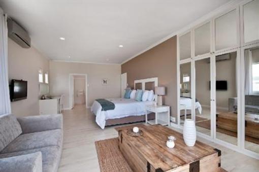 фото отеля The Robberg Beach Lodge