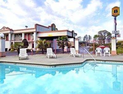 фото отеля Super 8 Motel Stockbridge