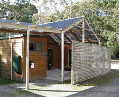 фото отеля Strahan Backpackers YHA