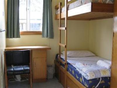 фото отеля Strahan Backpackers YHA