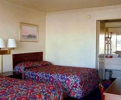 фото отеля Economy Inn Seaside