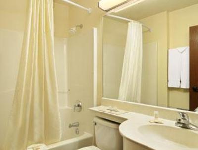 фото отеля Microtel Inn & Suites Tallahassee