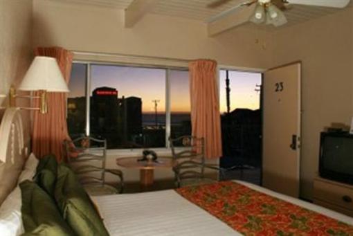 фото отеля Ocean Breeze Inn
