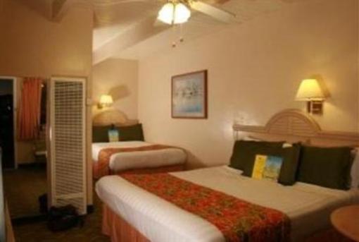 фото отеля Ocean Breeze Inn